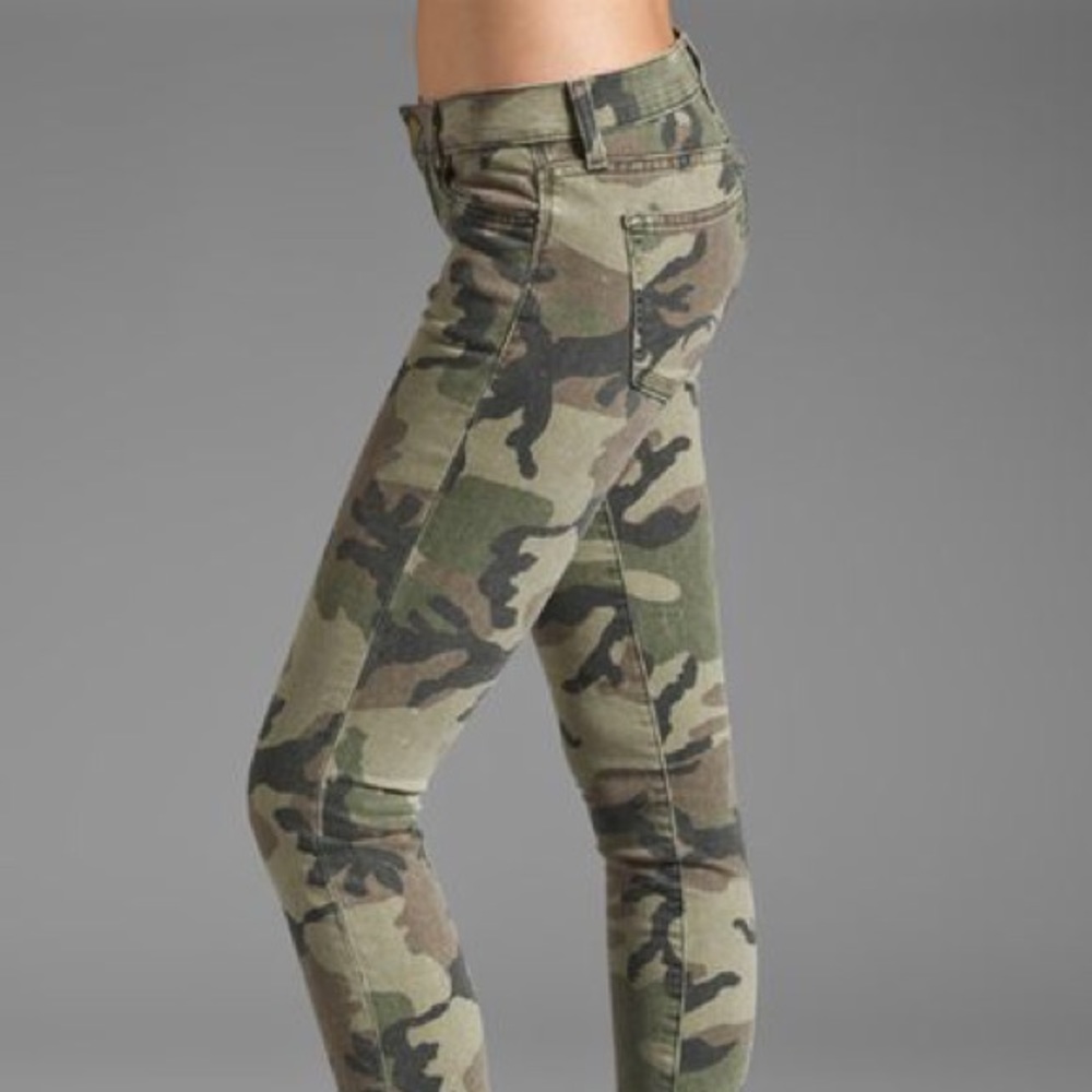🌿 Elizabeth and James Ozzy Skinny Jeans Camo